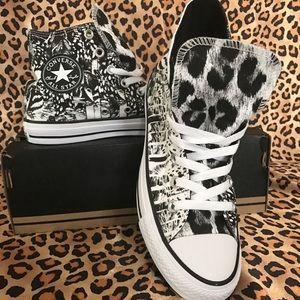 EXCLUSIVE Animal print converse